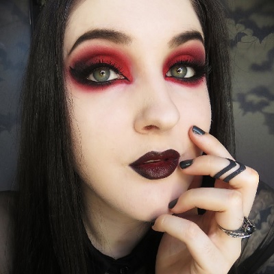 Gothic black and red eyeshadow tutorial with Biohazardous Beauty